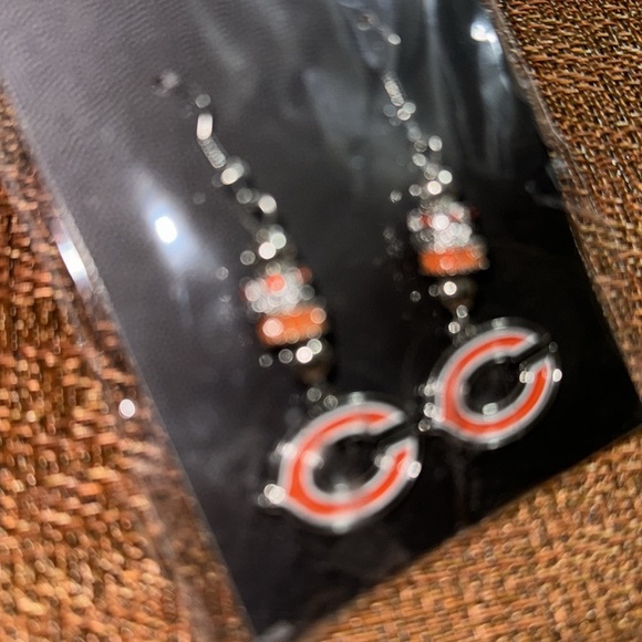 NFL Chicago Bears Earrings & Bracelet - Picture 6 of 10